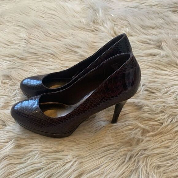 Christian Siriano Faux Croc Brown Heels size 8 - Picture 1 of 6